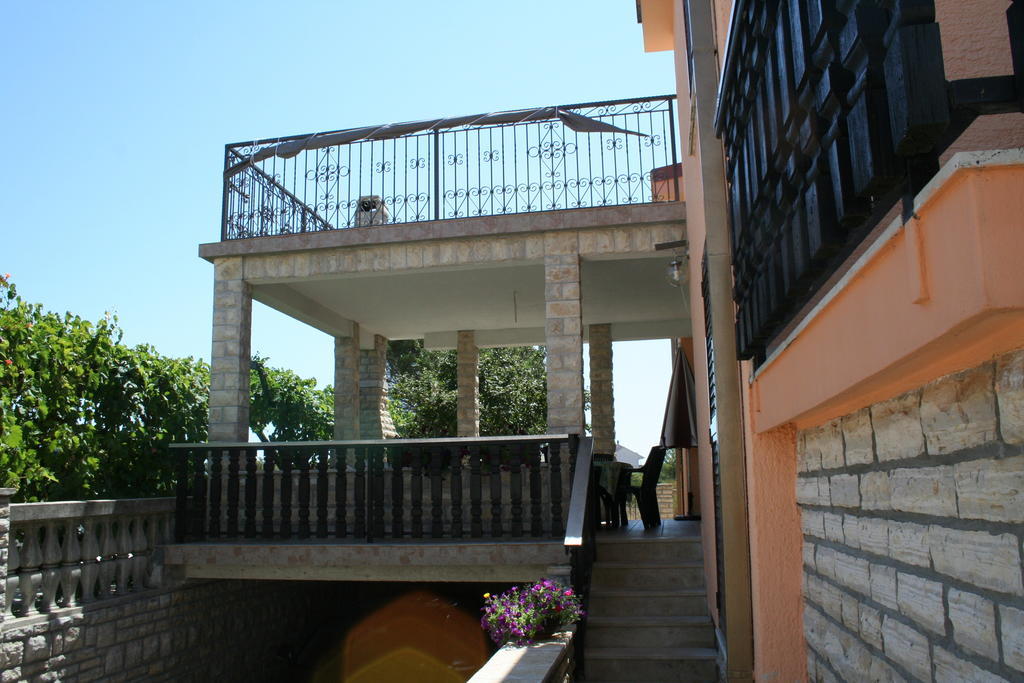 Apartments Santa Barbara Biograd Na Moru Eksteriør billede