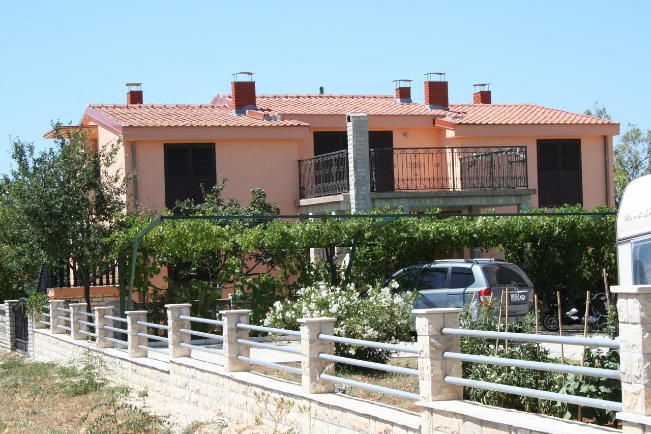 Apartments Santa Barbara Biograd Na Moru Eksteriør billede